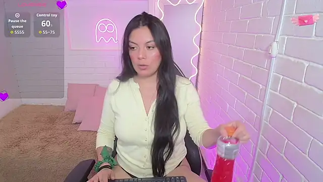 Coraline tay online show from October 2, 7:21 pm
