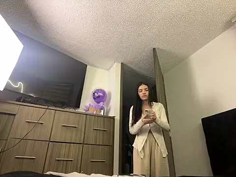 DesireLuxe online show from March 10, 4:49 am