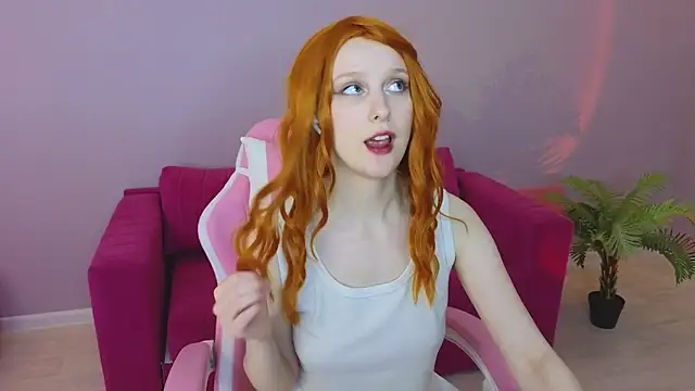 KristinMoore online show from March 10, 1:10 pm