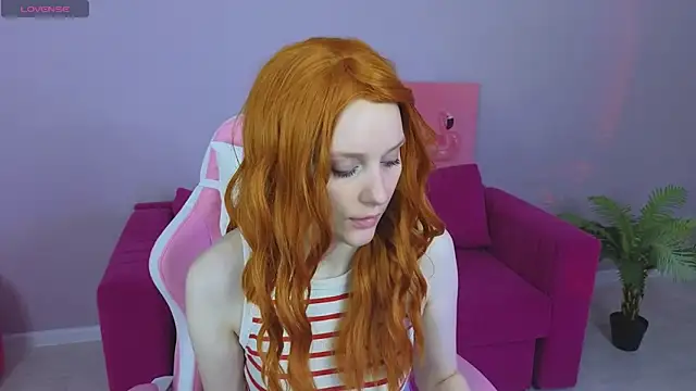 KristinMoore online show from March 12, 9:23 am