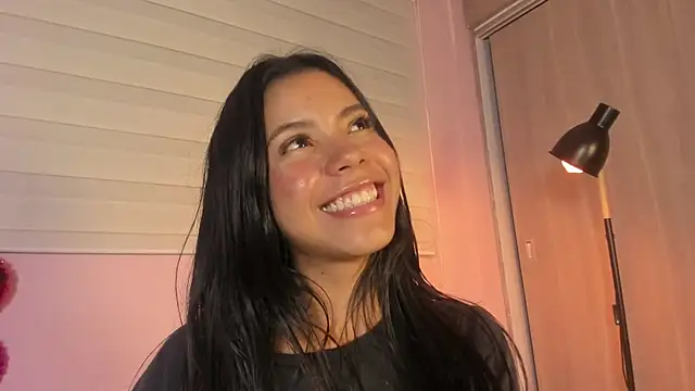 Snapshot of emily_sweett24 chatting on March 6, 6:59 pm emily sweett24 online show from March 6, 6:59 pm