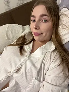 Snapshot of Milana_mil chatting on September 27, 11:04 am Milana mil online show from September 27, 11:04 am