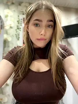 Snapshot of Milana_mil chatting on October 9, 3:32 pm Milana mil online show from October 9, 3:32 pm