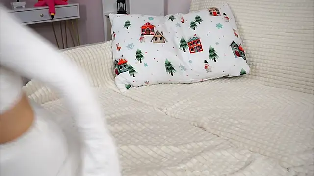 SunnivaCovil online show from February 22, 2:48 pm