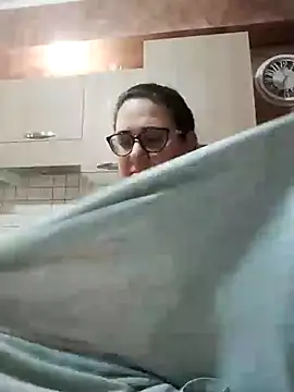 Snapshot of Dolcecurvy chatting on February 4, 10:36 pm Dolcecurvy online show from February 4, 10:36 pm