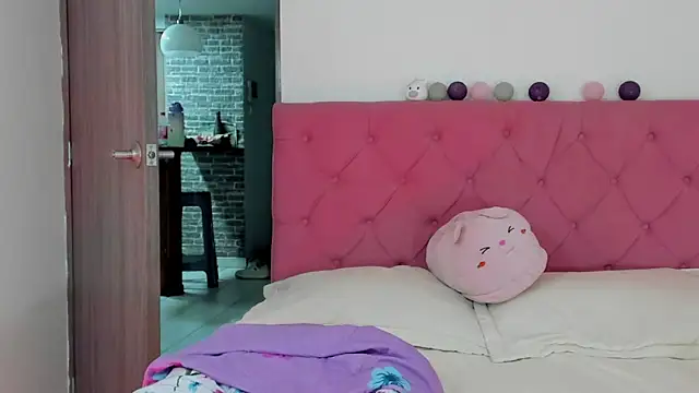 ela black online show from March 3, 12:27 pm