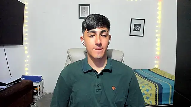 Snapshot of babymaik chatting on October 2, 8:38 pm babymaik online show from October 2, 8:38 pm
