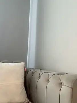 Snapshot of laraaaaaa chatting on November 3, 9:54 am laraaaaaa online show from November 3, 9:54 am