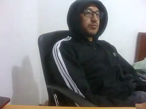 Snapshot of SaintJacob chatting on May 26, 3:35 am SaintJacob online show from May 26, 3:35 am