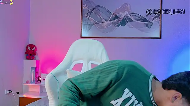 Raiden  Boy online show from December 19, 10:50 pm