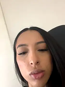 agaataa  online show from November 21, 12:54 am