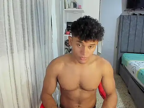 Snapshot of Fox2evans chatting on January 6, 7:34 am Fox2evans online show from January 6, 7:34 am