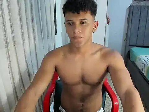 Snapshot of Fox2evans chatting on January 17, 7:13 am Fox2evans online show from January 17, 7:13 am