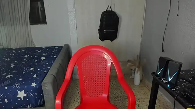 Snapshot of Fox2evans chatting on February 18, 7:37 am Fox2evans online show from February 18, 7:37 am