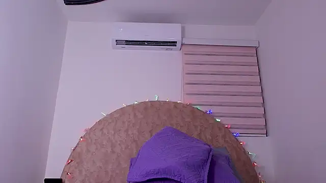 Snapshot of abigail_fx chatting on December 3, 3:03 am abigail fx online show from December 3, 3:03 am