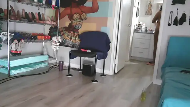 Queenanitadix online show from October 15, 6:19 pm