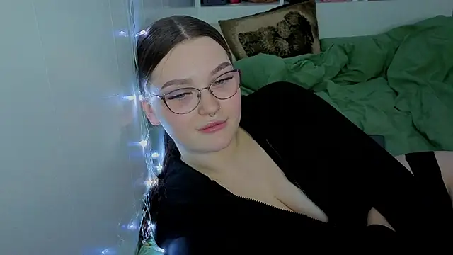 milliedoll online show from October 18, 11:33 am