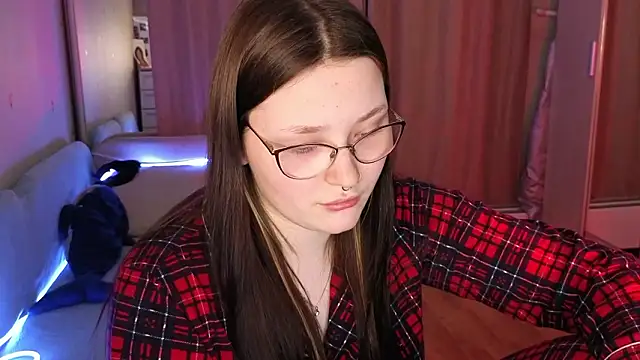 milliedoll online show from March 3, 1:39 pm