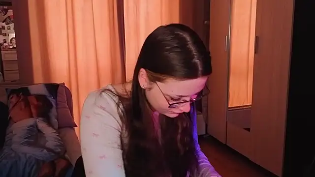 milliedoll online show from March 19, 3:10 am