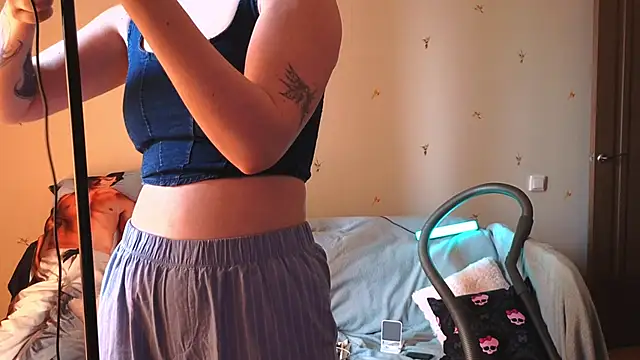 milliedoll online show from May 28, 2:42 am