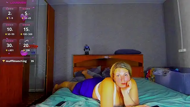 Snapshot of LadyLucky_ chatting on March 14, 6:53 am LadyLucky  online show from March 14, 6:53 am