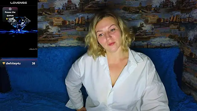 Snapshot of LadyLucky_ chatting on October 27, 1:09 am LadyLucky  online show from October 27, 1:09 am