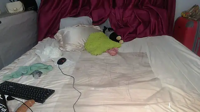 Snapshot of xxTatiannaxx chatting on March 12, 2:41 am xxTatiannaxx online show from March 12, 2:41 am