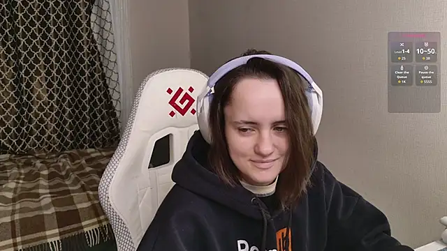 Luna Loveee online show from September 18, 3:41 am