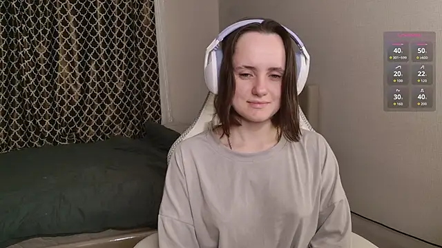 Luna Loveee online show from October 4, 3:04 am