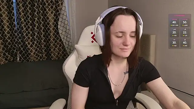 Luna Loveee online show from October 19, 3:51 am