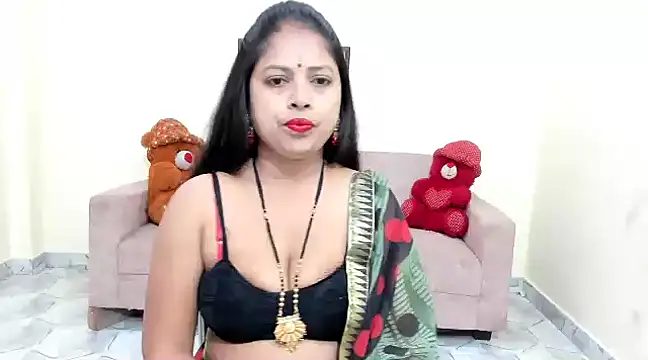 leahgotiii online show from March 12, 3:46 am