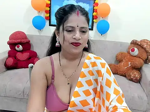 leahgotiii online show from September 19, 3:30 am