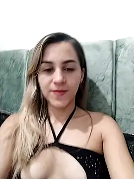 Snapshot of _iris1_ chatting on March 12, 5:02 am iris1 online show from March 12, 5:02 am