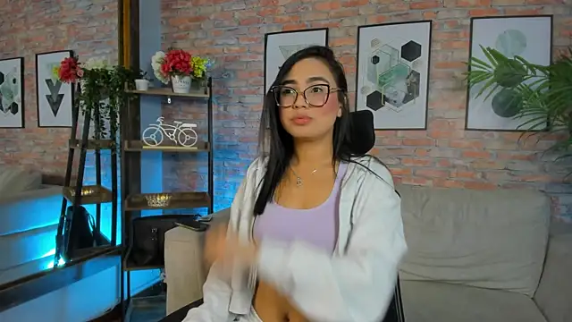 Snapshot of Lucia_Brown_ chatting on October 17, 1:14 pm Lucia Brown online show from October 17, 1:14 pm