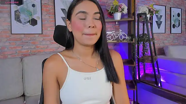 Snapshot of Lucia_Brown_ chatting on October 25, 12:51 am Lucia Brown online show from October 25, 12:51 am