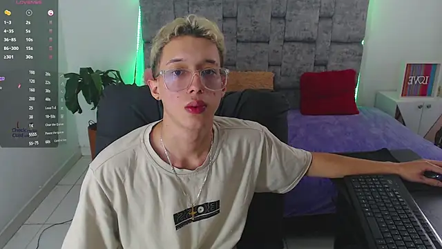 skinny bigcock02 online show from November 20, 8:30 pm