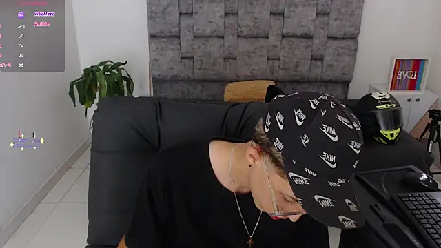 skinny bigcock02 online show from December 1, 8:58 pm