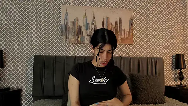 Snapshot of Cassie_bloom chatting on October 28, 8:00 pm Cassie bloom online show from October 28, 8:00 pm