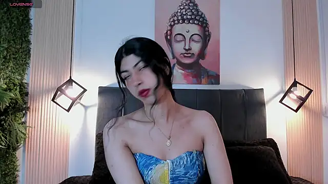 Snapshot of Cassie_bloom chatting on October 29, 8:21 pm Cassie bloom online show from October 29, 8:21 pm