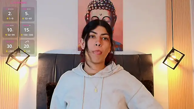 Snapshot of Cassie_bloom chatting on November 13, 7:46 pm Cassie bloom online show from November 13, 7:46 pm