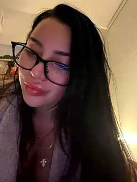 Mia Splash online show from January 15, 7:50 pm