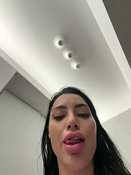 Mia Splash online show from April 2, 1:53 pm