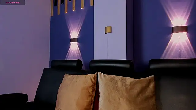 Snapshot of AlejandroStormm chatting on February 6, 8:45 pm AlejandroStormm online show from February 6, 8:45 pm