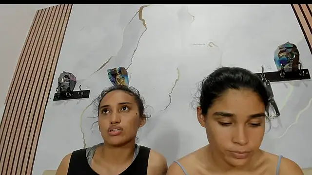ElizaAndQuisha online show from February 22, 6:52 pm