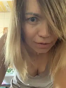 Ella Pearlie online show from March 1, 9:29 am