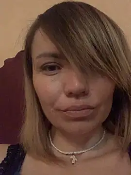 Ella Pearlie online show from March 3, 2:26 am