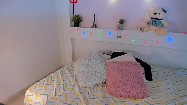 JasmineBella0 online show from November 17, 9:42 pm