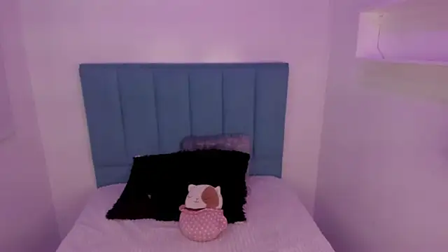 Anniie  Evans online show from October 9, 4:27 pm