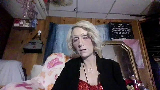 beautifulmee23 online show from February 22, 12:05 am