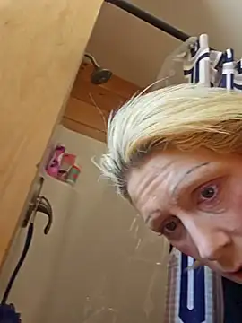 beautifulmee23 online show from February 22, 3:36 pm